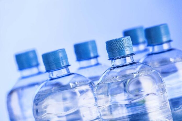 Disepelekan! Inilah 7 Sisi Gelap Air Minum Botol Plastik