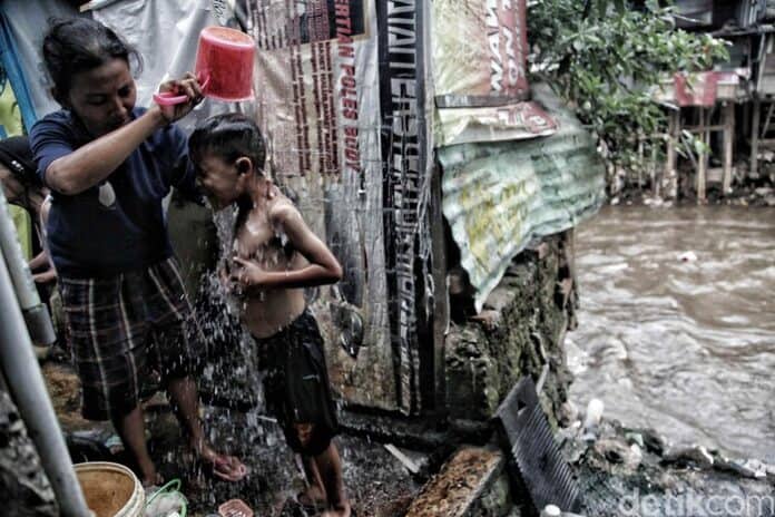 Buang Tinja ke Kali, Pengamat: Sanitasi di Jakarta Buruk