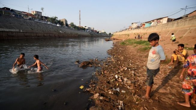 Hak Atas Air Bersih Warga Jakarta