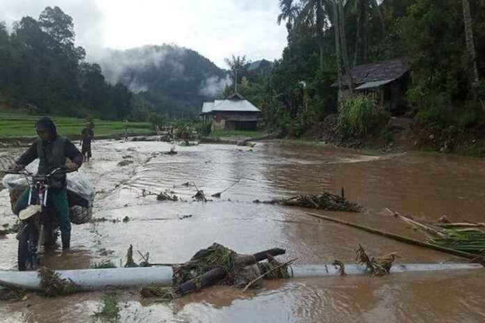 Diterjang Banjir Bandang, Warga Jembrana Krisis Air Bersih