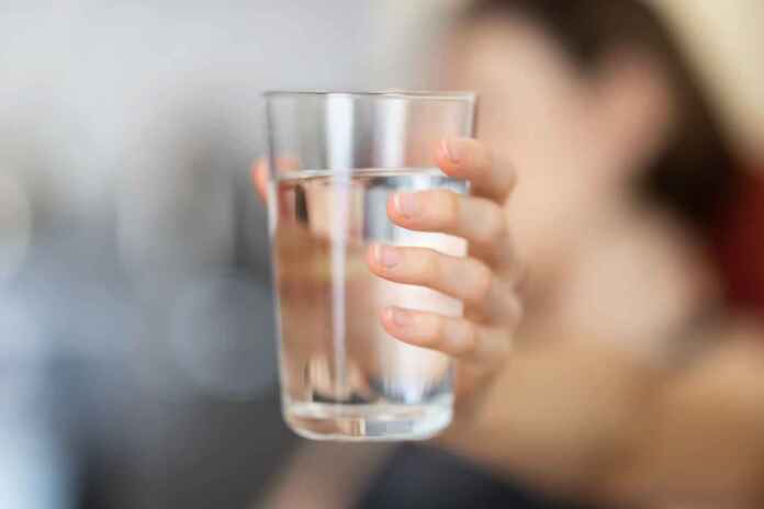 Ini Waktu yang Tepat Minum Air Putih Agar Tubuh Tetap Bugar