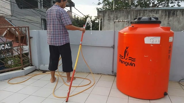 Tips Ampuh Bersihkan Toren Air di Rumah