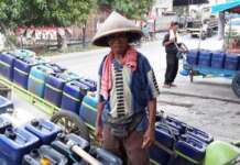 Warga Cilincing Jakarta Utara Kesulitan Mendapat Air Bersih