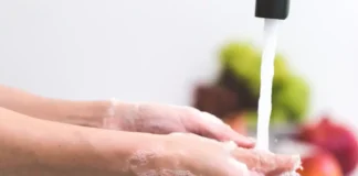 Kenapa Cuci Tangan Perlu Menggunakan Air Bersih?